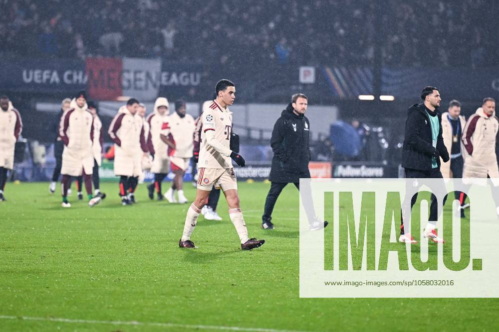 Football UEFA Champions League 2024 2025, Matchday 7, Feyenoord Rotterdam FC Bayern München, im De Kuip, Jamal Musiala FC Bayern München DFL and DFB regulations prohibit any use of photographs as image sequences and or quasi video