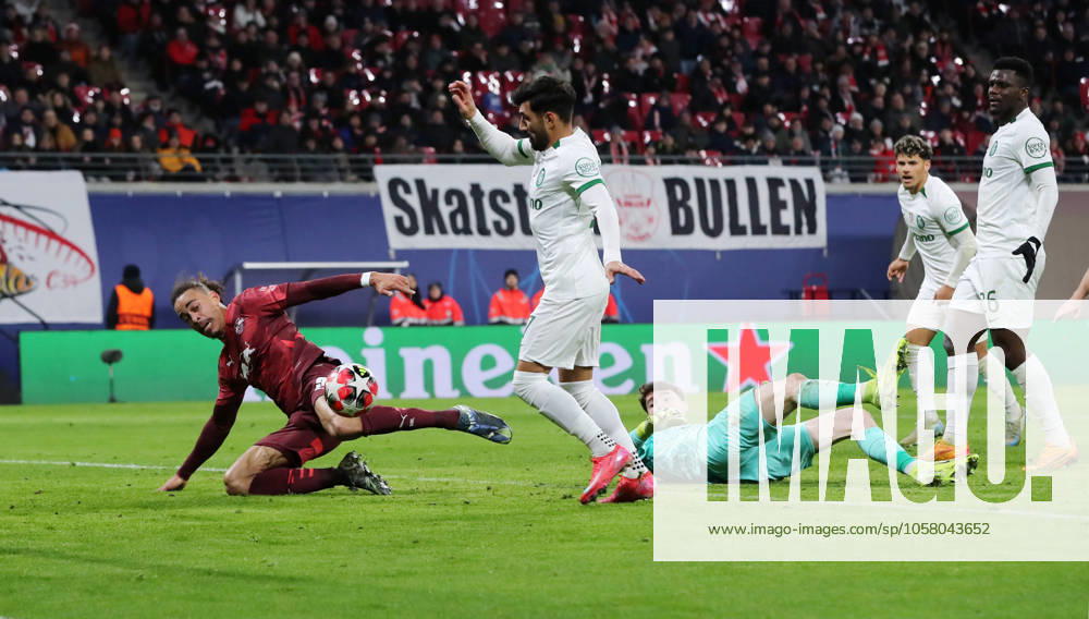 Yussuf Poulsen scores the goal for 2 1 against Ricardo Esgaio, goalkeeper Franco Israel duel Match scene Action Sport Soccer Football UEFA Champions League UCL Men 7 Matchday Season 2024 2025 22 01 2025 Rasen Ballsport RB Leipzig RBL vs Sporting Lisbon DFL regulations prohibit any use of photographs as image sequences and or quasi video