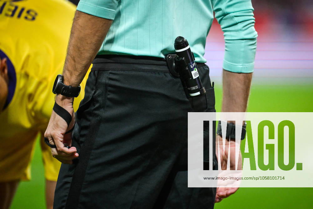 Villeneuve-D ascq, France, France: Illustration of a spray for referees during the Ligue 1 match between Lille OSC (LOSC) and Toulouse FC at Pierre Mauroy Stadium on October 05, 2024 in Villeneuve-d Ascq near Lille, France. Villeneuve-D ascq France - ZUMAm308 20241005_zsp_m308_045