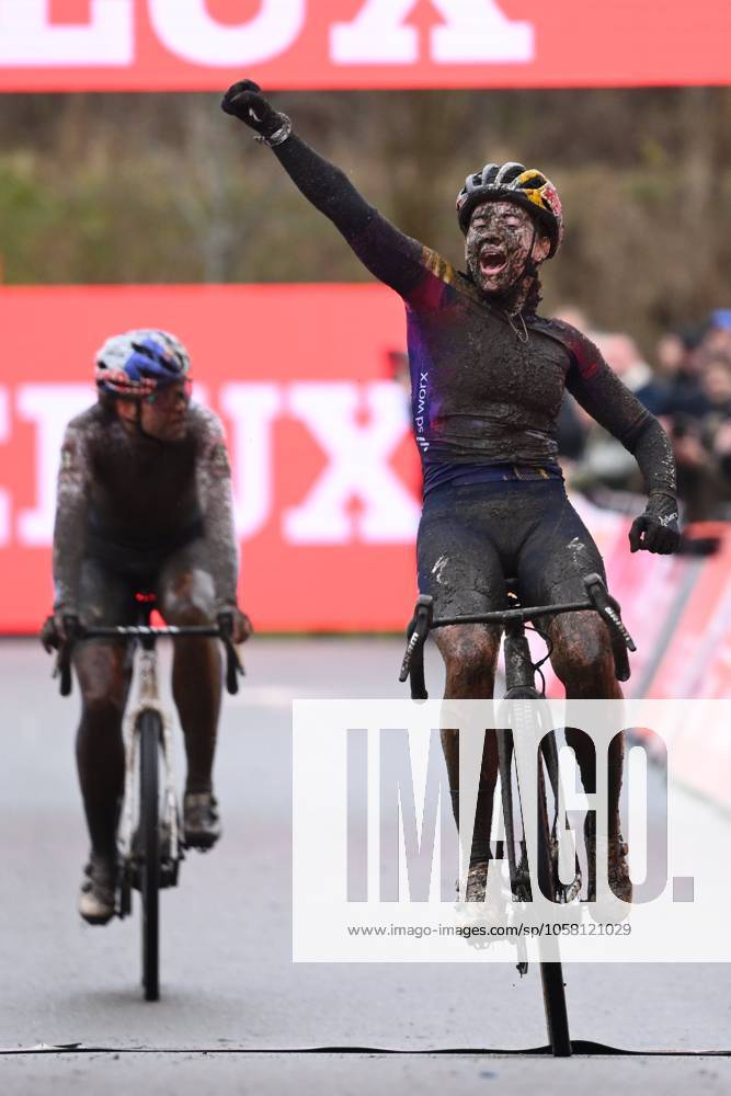 KW04 UCI Cyclocross World Cup Maasmechelen 2025 MAASMECHELEN, BELGIUM - JANUARY 25 : Vas Kata Blanka (HUN) of Team Sd Worx - Protime winning in front of Backstedt Zoe (GBR) of Canyon - Sram Racing during the 11th leg of the UCI Cyclocross World Cup Series 2024-2025 women elite race on January 25, 2025 in Maasmechelen, Belgium, 25 01 2025 Maasmechelen Belgium