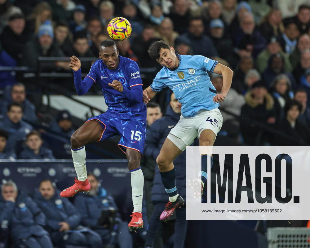 KW04 Premier League Manchester City v Chelsea Nicolas Jackson of Chelsea and Abdukodir Khusanov of Manchester City battle for the high ball during the Premier League match Manchester City vs Chelsea at Etihad Stadium, Manchester, United Kingdom, 25th January 2025 (Photo by Mark Cosgrove News Images) Manchester Etihad Stadium Manchester United, ManU Kingdom