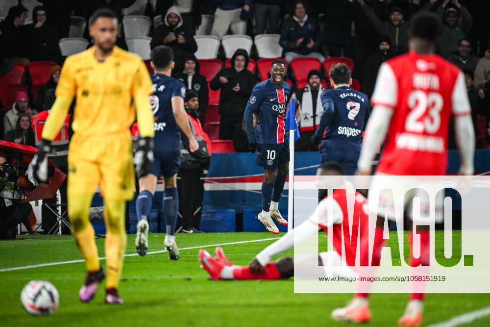 Ousmane DEMBELE of PSG celebrate his goal with teammates during the Ligue 1 match between Paris Saint-Germain (PSG) and Stade de Reims at Parc des Princes Stadium on January 25, 2025 in Paris, France. Paris France - ZUMAm308 20250125_zsp_m308_004