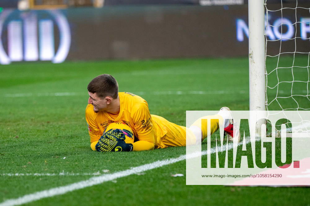 MARKO GUDZULIC from Estrela da Amadora seen on action during the Liga Portugal Betclic 2024 25 match between FC Famalicao and Estrela da Amadora at Esto¡dio Municipal de Famalicao 25, January 2025 in Famalicao, Portugal. Final Score FC Famalicao 0 - 0 Estrela da Amadora Famalicao Portugal - ZUMAl192 20250125_zsp_l192_014