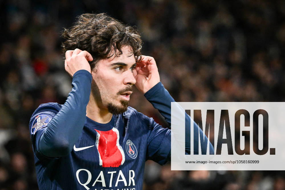 Ligue 1 PSG vs Stade de Reims - FA Paris Saint-Germain’s midfielder Vitinha looks on during the French L1 football match between Paris Saint-Germain and Stade de Reims at the Parc des Princes stadium in Paris on January 25, 2025. Photo by Firas Abdullah ABACAPRESS.COM Paris Île-de-France France