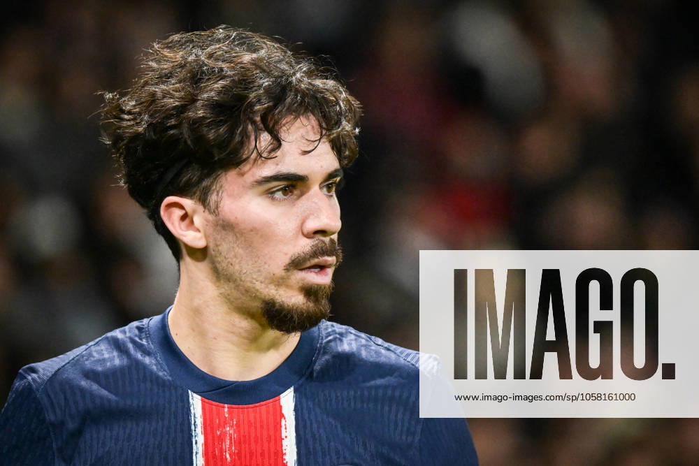 Ligue 1 PSG vs Stade de Reims - FA Paris Saint-Germain’s midfielder Vitinha looks on during the French L1 football match between Paris Saint-Germain and Stade de Reims at the Parc des Princes stadium in Paris on January 25, 2025. Photo by Firas Abdullah ABACAPRESS.COM Paris Île-de-France France