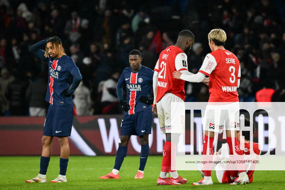 Ligue 1 PSG vs Stade de Reims - FA Paris Saint-Germain’s forward Bradley Barcola looks on at the end of the French L1 football match between Paris Saint-Germain and Stade de Reims at the Parc des Princes stadium in Paris on January 25, 2025. Photo by Firas Abdullah ABACAPRESS.COM Paris Île-de-France France