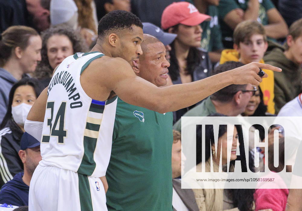 Giannis Antetokounmpo 34 of the Milwaukee Bucks chats with head coach, Doc Rivers during their regular season NBA, Basketball Herren, USA game against the Los Angeles Clippers on Saturday January 25, 2025 at Intuit Dome Arena in Inglewood, California. Clippers defeat Bucks, 127-117. JAVIER ROJAS PI Inglewood USA - ZUMAp124 20250125_zaa_p124_059