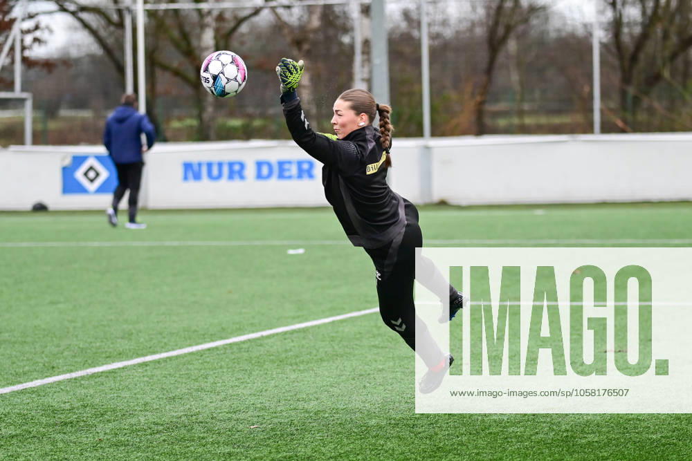 Soccer I Women I 2024 2025 season I Test match I Hamburger SV Kolding IF I 25 01 2025 Sofie Gron 1, Kolding IF warming up before the match against HSV