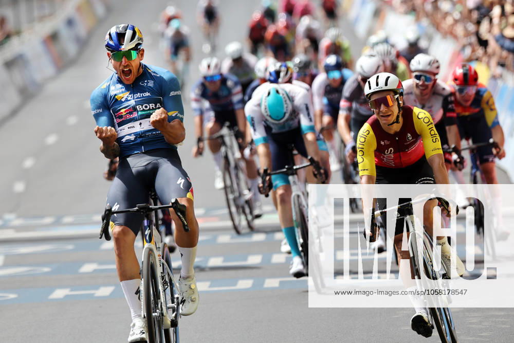 CYCLING TOUR DOWN UNDER, Sam Welsford (AUS) from team Red Bull-Bora-Hansgrohe celebrates winning the Santos Tour Down Under stage six in Adelaide, Sunday, January 26, 2025. ( NO ARCHIVING, , NO USE IN BOOKS WITHOUT CONSENT ADELAIDE SOUTH AUSTRALIA AUSTRALIA