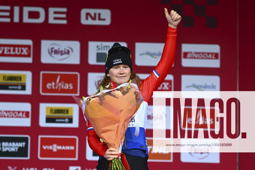 UCI Cyclocross World Cup Hoogerheide 2025 HOOGERHEIDE, THE NETHERLANDS - JANUARY 26 : Pieterse Puck (NED) of Fenix - Deceuninck pictured during the podium ceremony of the 12th and final leg of the UCI Cyclocross World Cup series 2024-2025 in Hoogerheide, The Netherlands, 26 01 2025 Hoogerheide The Netherlands