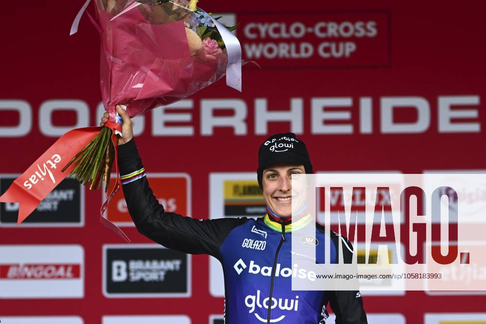 UCI Cyclocross World Cup Hoogerheide 2025 HOOGERHEIDE, THE NETHERLANDS - JANUARY 26 : Brand Lucinda (NED) of Baloise Glowi Lions pictured during the podium ceremony of the 12th and final leg of the UCI Cyclocross World Cup series 2024-2025 in Hoogerheide, The Netherlands, 26 01 2025 Hoogerheide The Netherlands
