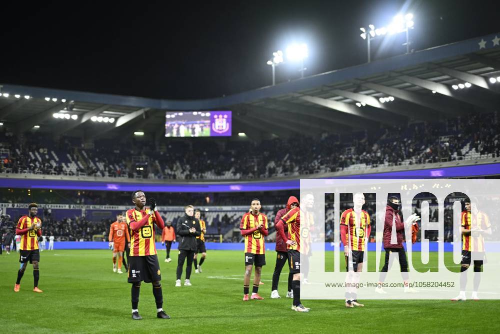 RSC Anderlecht v KV Mechelen - Jupiler Pro League ANDERLECHT, BELGIUM - JANUARY 26 : The players of KV Mechelen greeting the fans despite the defeat during the Jupiler Pro League match between RSC Anderlecht and KV Mechelen on January 26, 2025 in Anderlecht, Belgium, 26 01 2025 Anderlecht Belgium