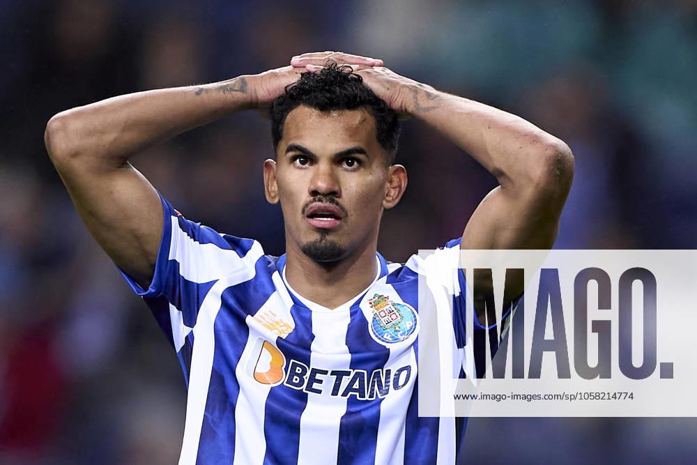 FC Porto v CD Santa Clara - Liga Portugal Betclic Wenderson Rodrigues do Nascimento Galeno of FC Porto reacts during the Liga Portugal Betclic match between FC Porto and CD Santa Clara at Estadio Do Dragao in Porto, Portugal, on January 26, 2025. Porto, Portugal Porto Portugal