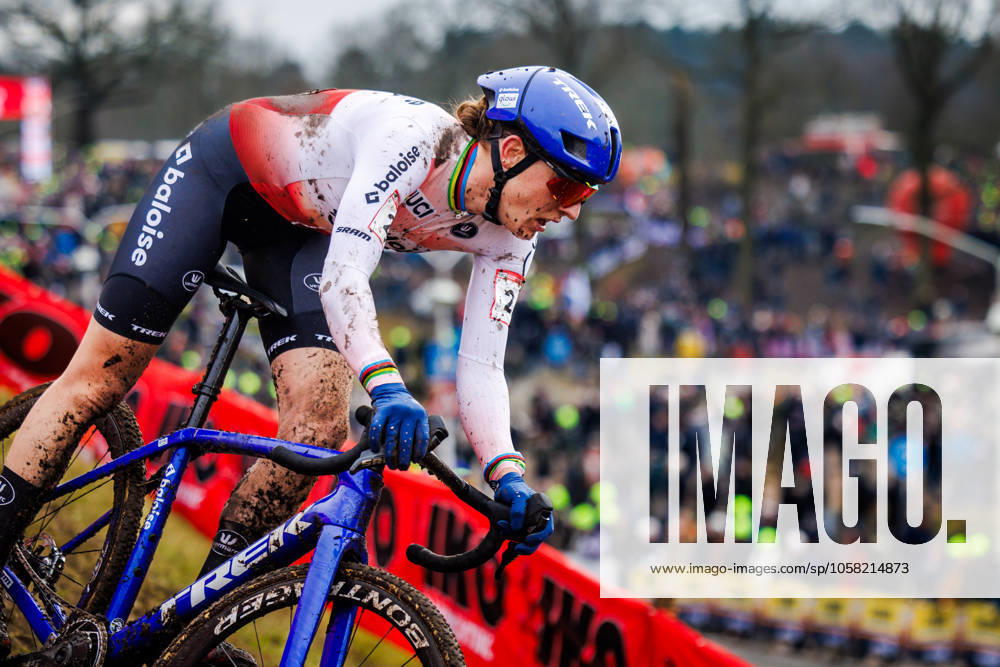 Lucinda Brand NED during the World Cup Cyclo Cross 2024 2025 in HOOGERHEIDE, Netherlands on 26 january 2025, photo by Jules van Iperen EYE4images DeFodi Images Defodi 746 211468 Defodi-746