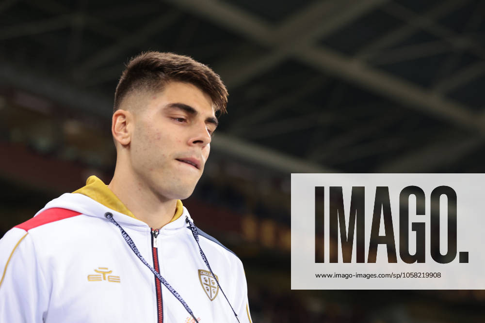 Turin, Italy, 24th January 2025. Adam Obert of Cagliari Calcio enters the field of play for the Serie A match at Stadio Grande Torino, Turin. Picture credit should read: Jonathan Moscrop Sportimage . SPI_161_JM_TORINO_CAGLIARI SPI-3620-0161
