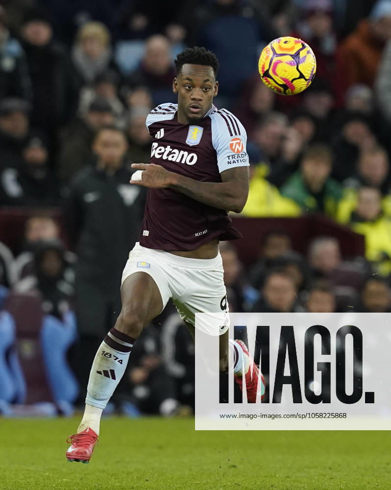 Birmingham, England, 26th January 2025. Jhon Duran of Aston Villa during the Premier League match at Villa Park, Birmingham. Picture credit should read: Andrew Yates Sportimage . SPI_055_AY_VILLA_WEST_HAM SPI-3631-0049