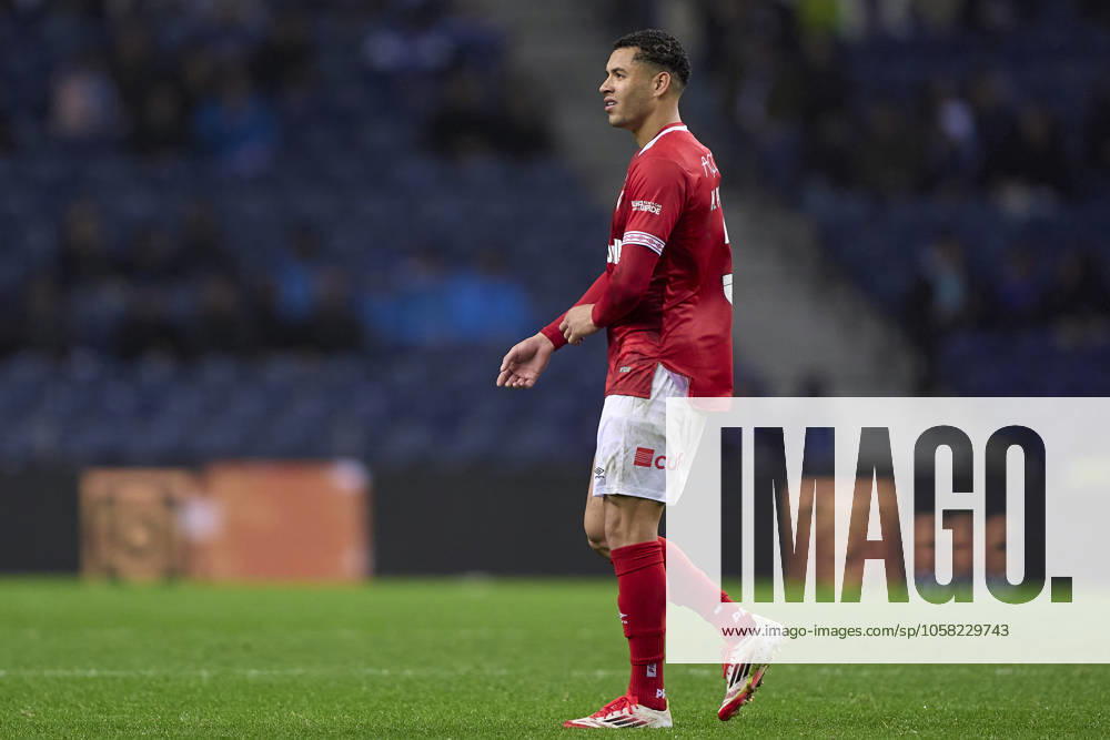 FC Porto v CD Santa Clara - Liga Portugal Betclic Matheus Pereira of CD Santa Clara leaves the pitch after receiving a red card during the Liga Portugal Betclic match between FC Porto and CD Santa Clara at Estadio Do Dragao in Porto, Portugal, on January 26, 2025. Porto, Portugal Porto Portugal