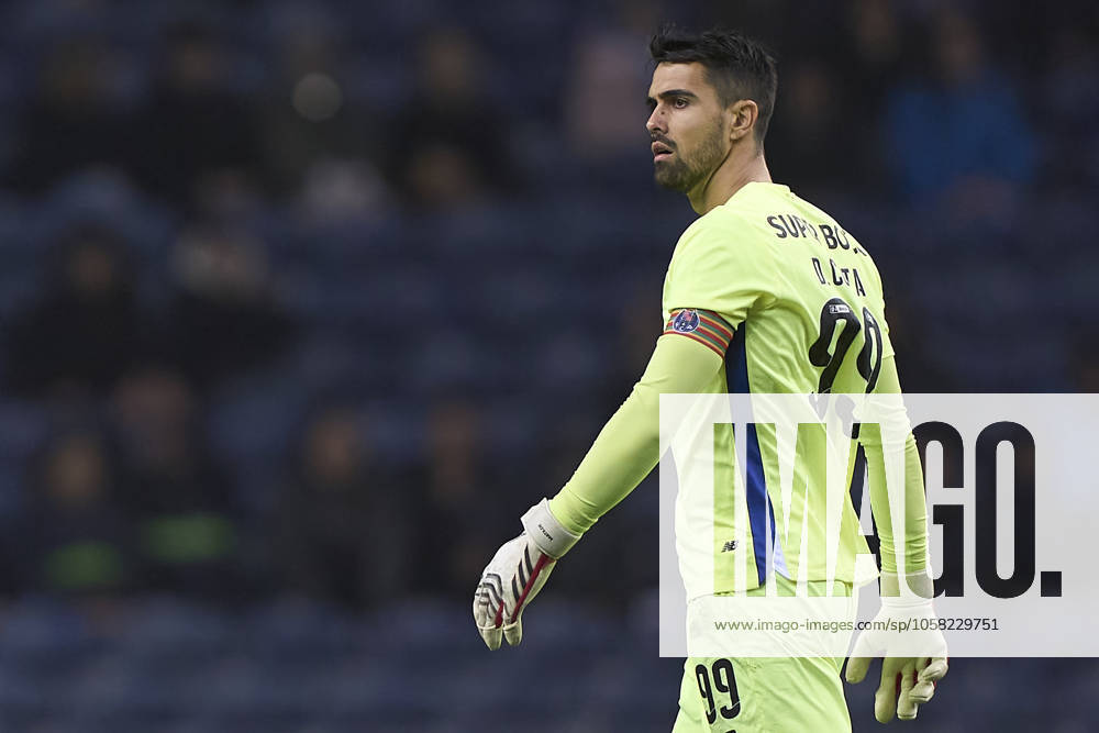 FC Porto v CD Santa Clara - Liga Portugal Betclic Diogo Costa of FC Porto looks on during the Liga Portugal Betclic match between FC Porto and CD Santa Clara at Estadio Do Dragao in Porto, Portugal, on January 26, 2025. Porto, Portugal Porto Portugal