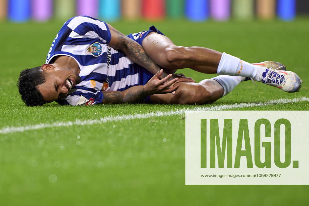 FC Porto v CD Santa Clara - Liga Portugal Betclic Wenderson Rodrigues do Nascimento Galeno of FC Porto reacts during the Liga Portugal Betclic match between FC Porto and CD Santa Clara at Estadio Do Dragao in Porto, Portugal, on January 26, 2025. Porto, Portugal Porto Portugal