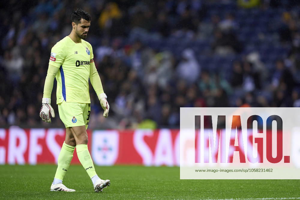 FC Porto v CD Santa Clara - Liga Portugal Betclic Diogo Costa of FC Porto reacts during the Liga Portugal Betclic match between FC Porto and CD Santa Clara at Estadio Do Dragao in Porto, Portugal, on January 26, 2025. Porto, Portugal Porto Portugal