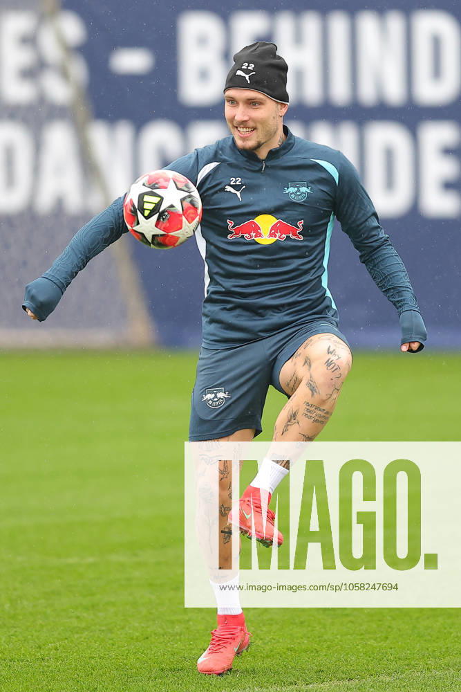 RB Leipzig Training Champions League Leipzig, 28 01 2025, RBL Training Center, UEFA Champions League, RB LEIPZIG Final training before tomorrows match at Sturm Graz , In the picture David Raum , For editorial use only Editorial use only ,