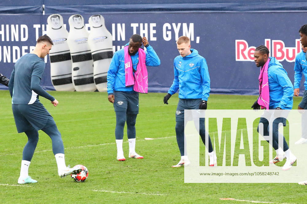 RB Leipzig Training Champions League Leipzig, 28 01 2025, RBL Training Center, UEFA Champions League, RB LEIPZIG Final training before tomorrows match at Sturm Graz , In the picture from l Benjamin Sesko, Lutsharel Geertruida, Arthur Vermeeren and Ridle Baku , For editorial use only Editorial use only ,