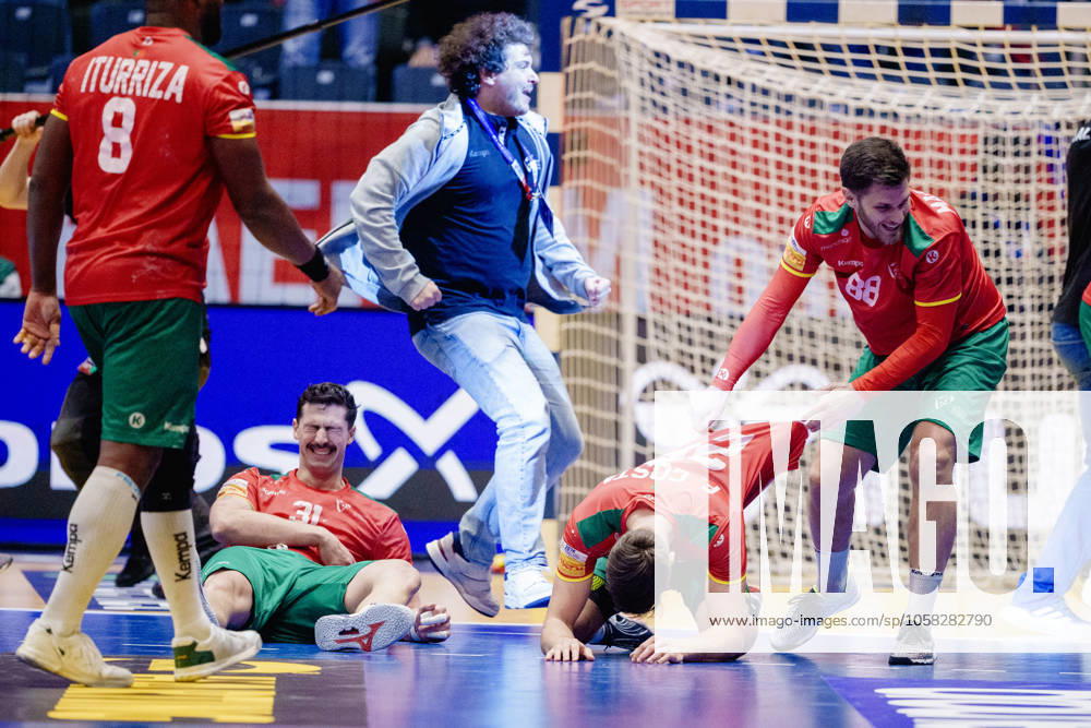 Mens Handball World Cup 2025 Quarterfinal Portugal Germany Fornebu 20250129 Portugals Salvador Salvador, Francisco Costa and Portugals Fabio Magalhaes after the victory against Germany in the quarterfinals of the World Handball Championship in Unity arena Photo Stian Lysberg Solum NTB Fornebu Norway RESTRICTED USE FOR BETTING COMPANIES