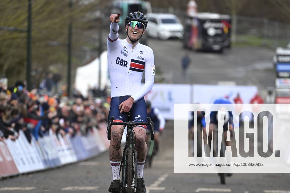 KW05 2025 UCI Cyclo-Cross WC - Team Relay LIEVIN, FRANCE - JANUARY 31 : Mein Thomas (GBR) wins during the 2025 UCI Cyclo-Cross World Championships for Mixed Team Relay on January 31, 2025 in Lievin, France, 31 01 2025 Lievin France