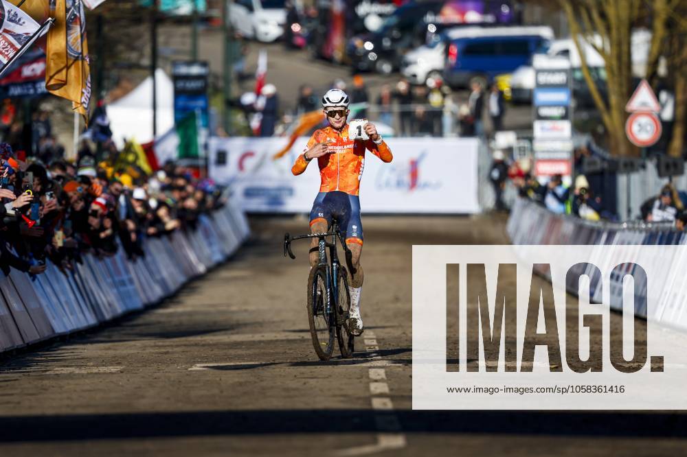 LIEVIN, FRANCE - Tibor Del Grosso (Netherlands) crosses the finish line first during the cyclocross World Cup in Lievin, France. ANP BAS CZERWINSKI ANPxSportx IVx 518847682 originalFilename: 518847682