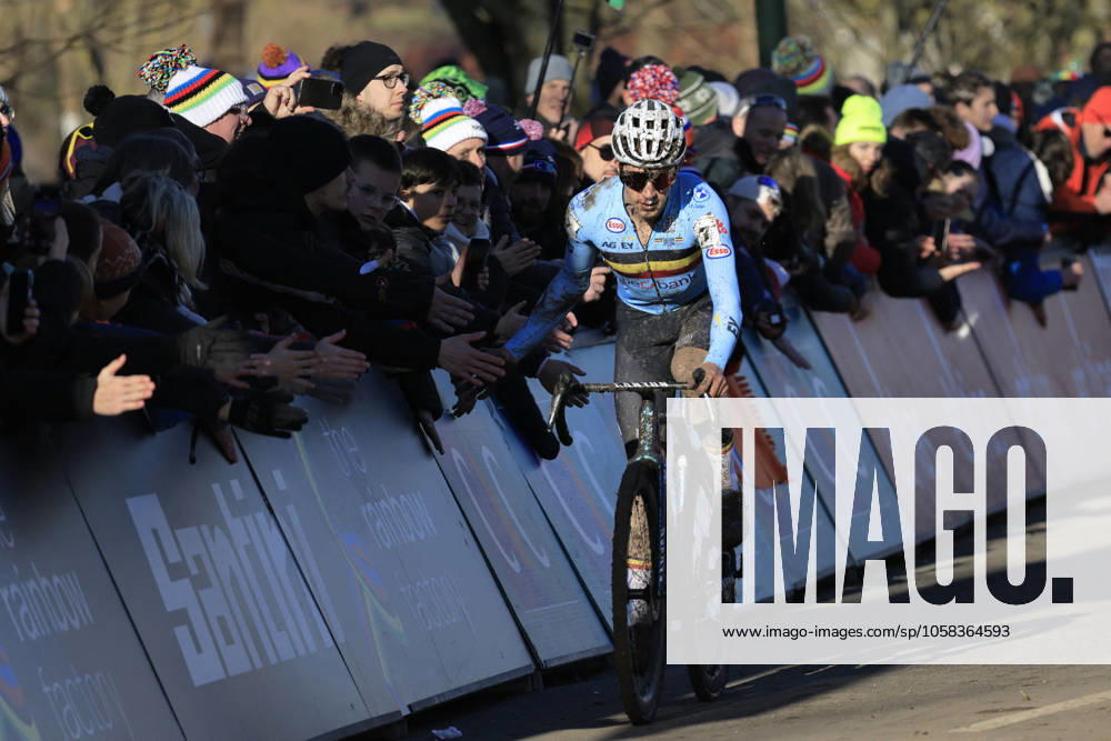 CICLISMO - Ciclocross - 2025 UCI Cyclo-Cross World Championships 2025 ciclo-cross world championships - Lievin, France - Michels Jente during the race during 2025 UCI Cyclo-Cross World Championships, Cyclocross race in Lievin, France, February 01 2025 Lievin France