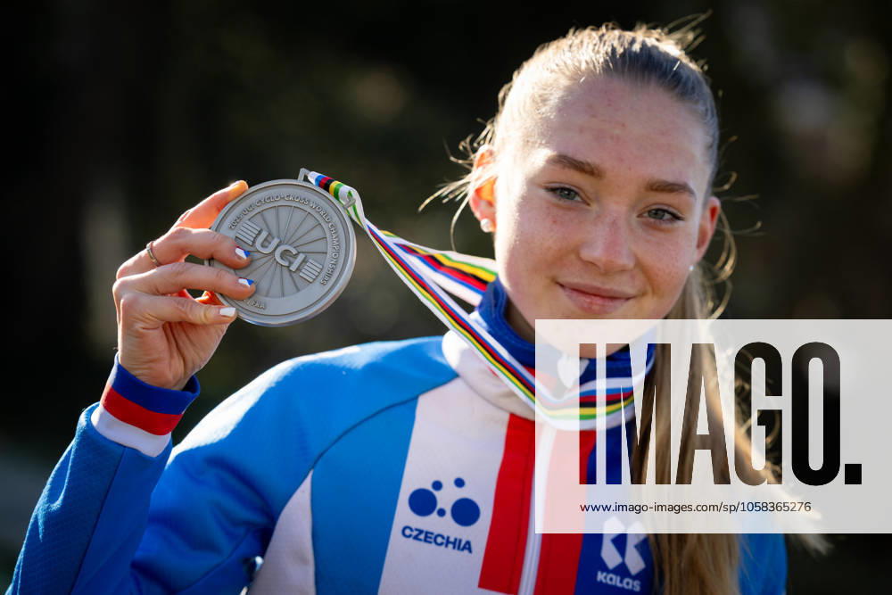 Czechia s Barbora Bukovska finishes second during the junior women s race at the 2025 UCI Cyclo-cross World Championships in Lievin, France, February 1, 2025. (CTKxPhoto MichalxCerveny) CTKPhotoF202502010004701 CTKPhotoF202502010004701