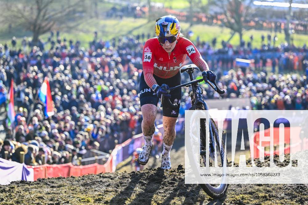 2025 UCI Cyclo-Cross WC - Women Elite LIEVIN, FRANCE - FEBRUARY 01 : Vas Blanka (HUN) in action during the 2025 UCI Cyclo-Cross World Championships for Women Elite on February 01, 2025 in Lievin, France, 01 02 2025 Lievin France