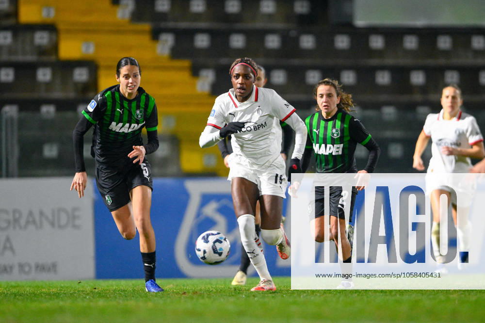 CALCIO - Serie A Femminile - US Sassuolo vs AC Milan Evelyn Ijeh ( AC Milan ) Sara Caiazzo ( U.S. Sassuolo Calcio ) during US Sassuolo vs AC Milan, Italian football Serie A Women match in Sassuolo, Italy, February 01 2025 Sassuolo Italy