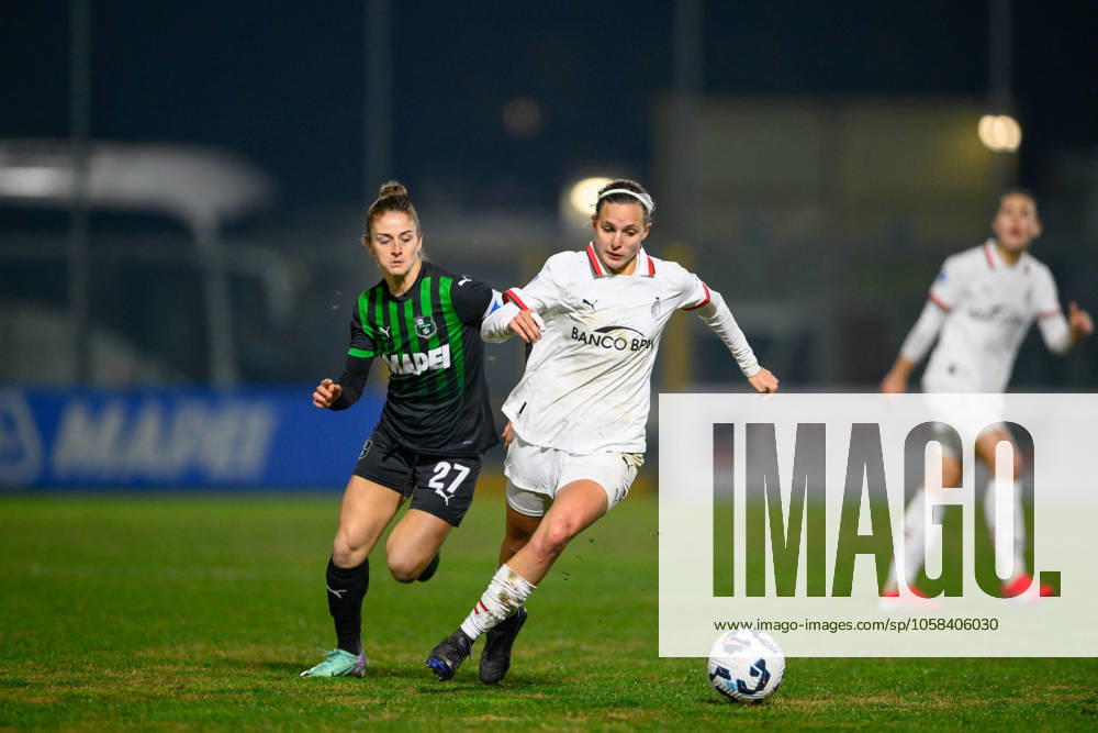 CALCIO - Serie A Femminile - US Sassuolo vs AC Milan Valery Vigilucci ( AC Milan ) Valeria Monterubbiano ( U.S. Sassuolo Calcio ) during US Sassuolo vs AC Milan, Italian football Serie A Women match in Sassuolo, Italy, February 01 2025 Sassuolo Italy