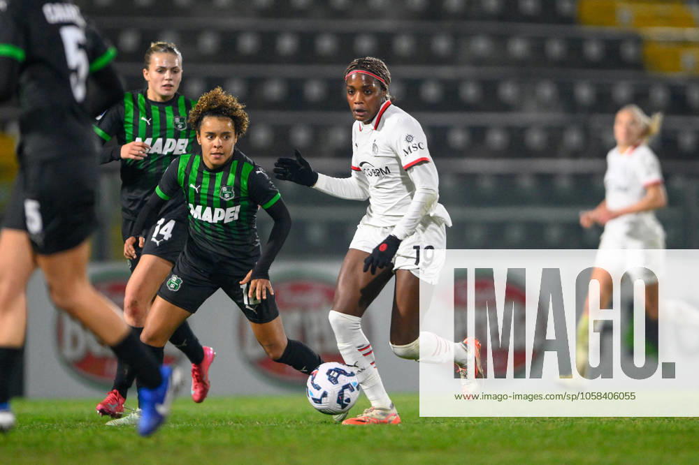 CALCIO - Serie A Femminile - US Sassuolo vs AC Milan Evelyn Ijeh ( AC Milan ) Kassandra Missipo ( U.S. Sassuolo Calcio ) during US Sassuolo vs AC Milan, Italian football Serie A Women match in Sassuolo, Italy, February 01 2025 Sassuolo Italy
