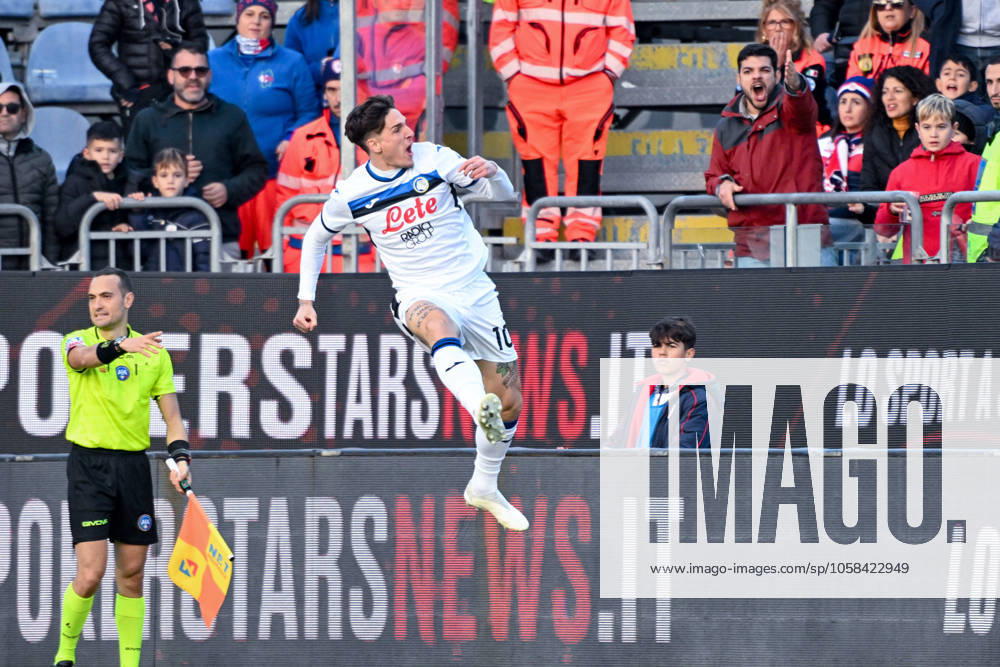 Atalanta s streaker Nicol& xf2; Zaniolo celebrates after scoring the goal for 0-1 during the Serie A soccer match between Cagliari Calcio and Atalanta at the Unipol Domus in Cagliari, Sardinia - Friday, 14 December 2024. - Soccer