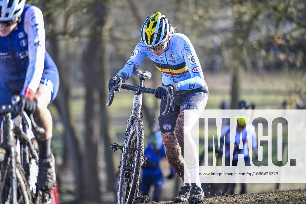 2025 UCI Cyclo-Cross WC - Women Under 23 LIEVIN, FRANCE - FEBRUARY 02 : Vervloet Sterre (BEL) in action during the 2025 UCI Cyclo-Cross World Championships for Women Under 23 on February 02, 2025 in Lievin, France, 02 02 2025 Lievin France