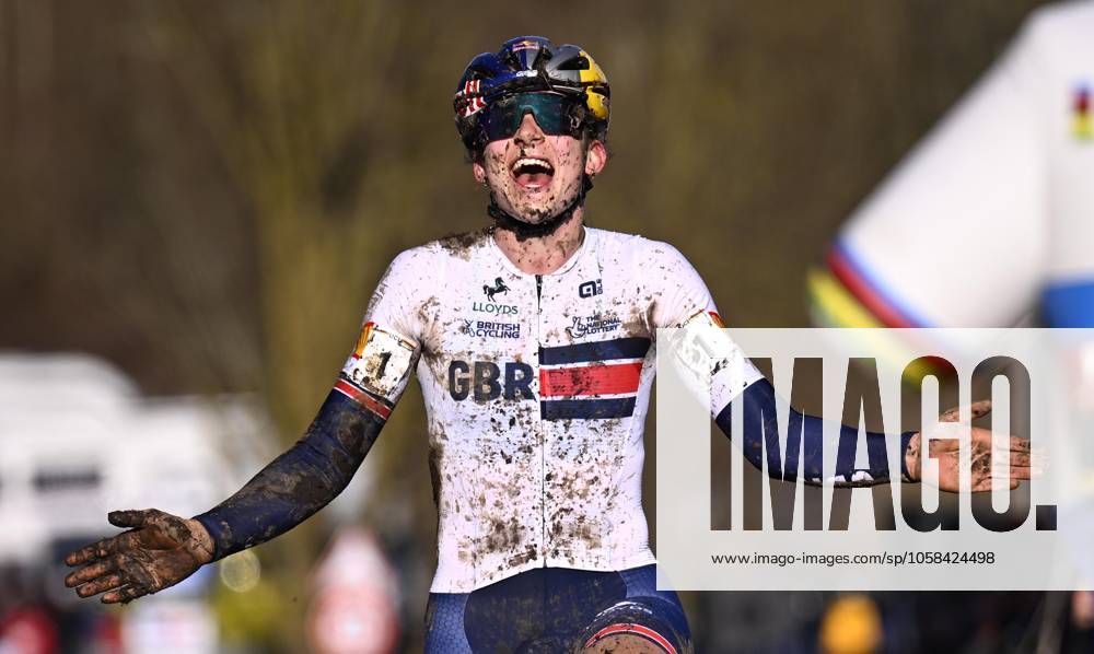 British Zoe Backstedt celebrates as she crosses the finish line to win the U23 women competition of the UCI cyclocross World Championship, WM, Weltmeisterschaft in Lievin, France, Sunday 02 February 2025. The world championships are taking place from 31 January until 02 February. JASPERxJACOBS x111639959x