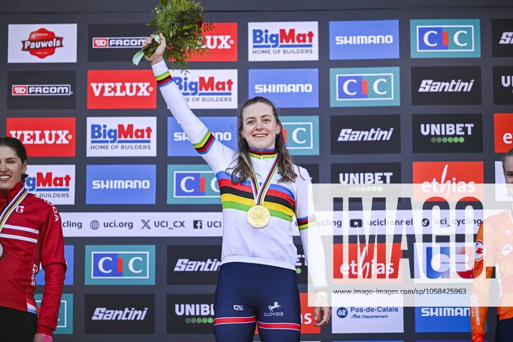 2025 UCI Cyclo-Cross WC - Women Under 23 LIEVIN, FRANCE - FEBRUARY 02 : Backstedt Zoe (GBR) on the podium during the 2025 UCI Cyclo-Cross World Championships for Women Under 23 on February 02, 2025 in Lievin, France, 02 02 2025 Lievin France