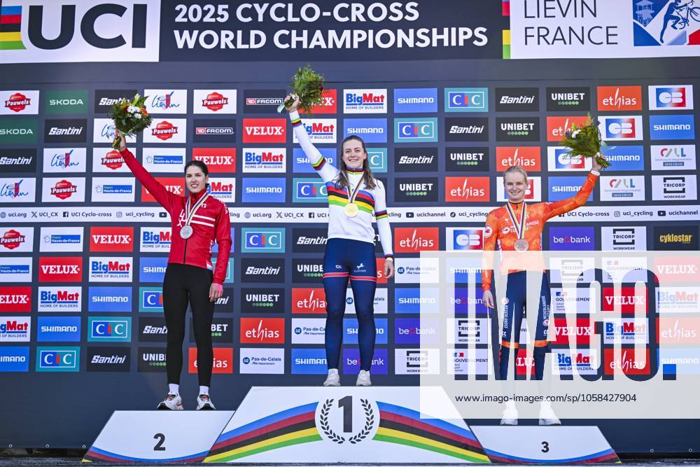 2025 UCI Cyclo-Cross WC - Women Under 23 LIEVIN, FRANCE - FEBRUARY 02 : Backstedt Zoe (GBR) , Schreiber Marie (LUX) , Bentveld Leonie (NED) on the podium during the 2025 UCI Cyclo-Cross World Championships for Women Under 23 on February 02, 2025 in Lievin, France, 02 02 2025 Lievin France