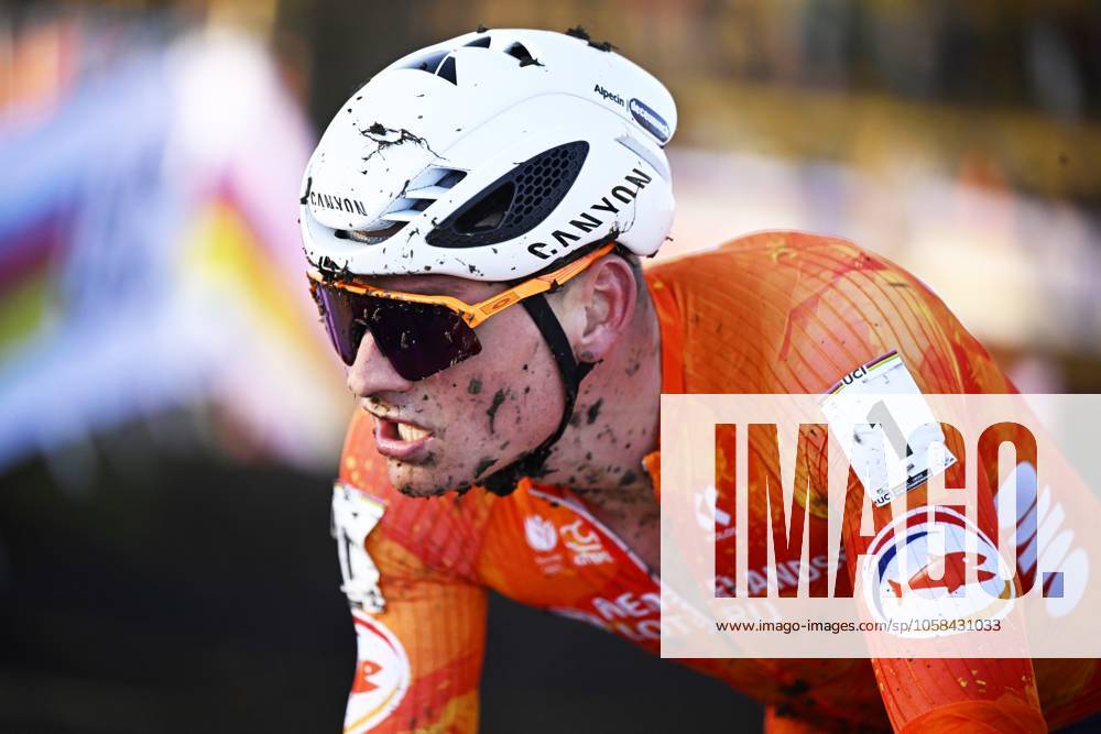 Dutch Mathieu Van Der Poel pictured in action during the elite men competition of the UCI cyclocross World Championship, WM, Weltmeisterschaft in Lievin, France, Sunday 02 February 2025. The world championships are taking place from 31 January until 02 February. JASPERxJACOBS x111647825x