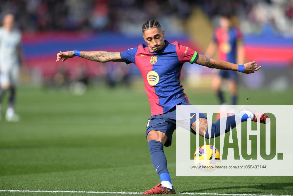 FC Barcelona, Barca v DEPORTIVO ALAVES. OLIMPIC STADIUM LLUIS COMPANYS. MONTJUIC,BARCELONA. February 2,2025 FC BARCELONA vs DEPORTIVO ALAVES. February 2, 2025 Raphina (11) of FC Barcelona during the match between FC Barcelona and Deportivo Alaves corresponding to the twenty two day of La Liga EA Sports at Olimpic Stadium Lluis Companys of Montjuic in Barcelona, Spain. Barcelona ESP