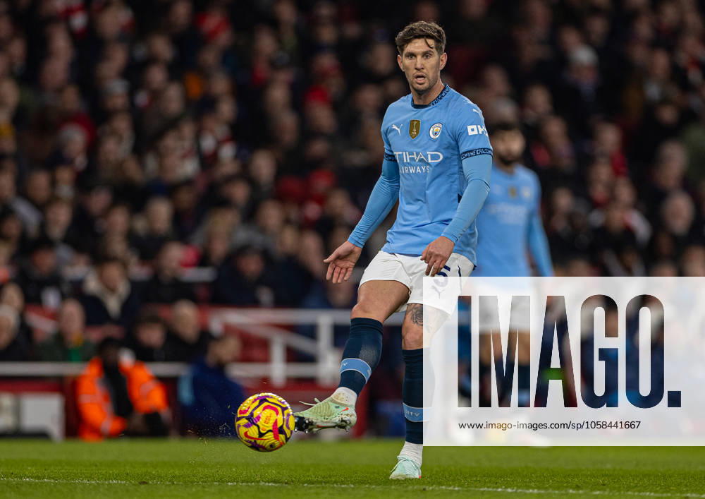 Football - FA Premier League - Arsenal FC v Manchester City FC LONDON, ENGLAND - Sunday, February 2, 2025: Manchester City s John Stones during the FA Premier League match between Arsenal FC and Manchester City FC at the Emirates Stadium. (Photo by David Rawcliffe Propaganda) LONDON Emirates Stadium GREATER LONDON ENGLAND