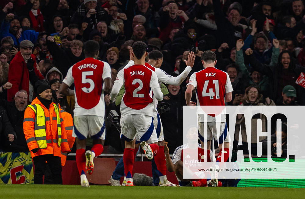 Football - FA Premier League - Arsenal FC v Manchester City FC LONDON, ENGLAND - Sunday, February 2, 2025: Arsenal s Myles Lewis-Skelly celebrates after scoring the third goal during the FA Premier League match between Arsenal FC and Manchester City FC at the Emirates Stadium. (Photo by David Rawcliffe Propaganda) LONDON Emirates Stadium GREATER LONDON ENGLAND