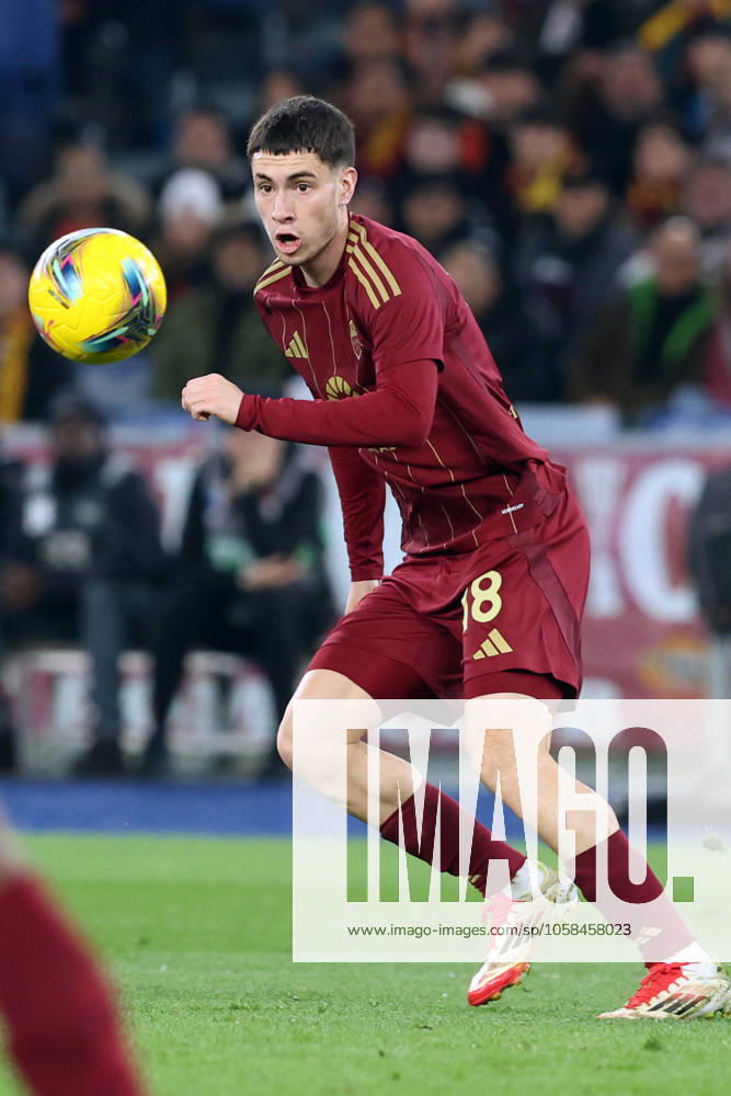 Rome, Italy 02.02.2025 : Matias Soule of Roma during Italian football championship Serie A Enilive 2024-2025 match AS Roma vs SSC Napoli at Stadio Olimpico in Rome on February 2, 2025.