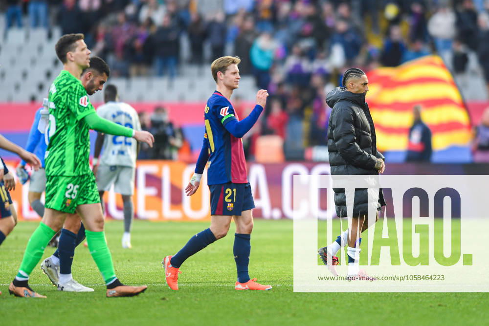 FC Barcelona, Barca v DEPORTIVO ALAVES. OLIMPIC STADIUM LLUIS COMPANYS. MONTJUIC,BARCELONA. February 2,2025 FC BARCELONA vs DEPORTIVO ALAVES. February 2, 2025 Wojciech Szczesny (25) goalkeeper of FC Barcelona,Frenkie de Jong (21) of FC Barcelona and Raphina (11) of FC Barcelona at the end of the match between FC Barcelona and Deportivo Alaves corresponding to the twenty two day of La Liga EA Sports at Olimpic Stadium Lluis Companys of Montjuic in Barcelona, Spain. Barcelona ESP