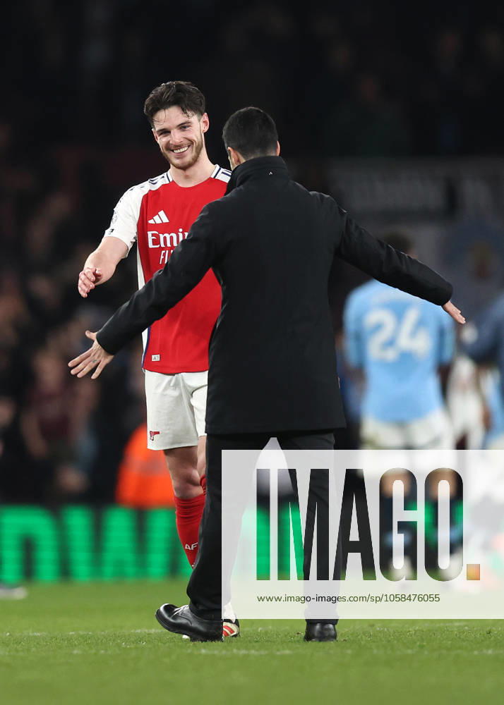 London, England, 2nd February 2025. Declan Rice of Arsenal celebrates with Mikel Arteta manager of Arsenal during the Premier League match at the Emirates Stadium, London. Picture credit should read: David Klein Sportimage . SPI_054_DK_Arsenal_Man_City SPI-3653-0054