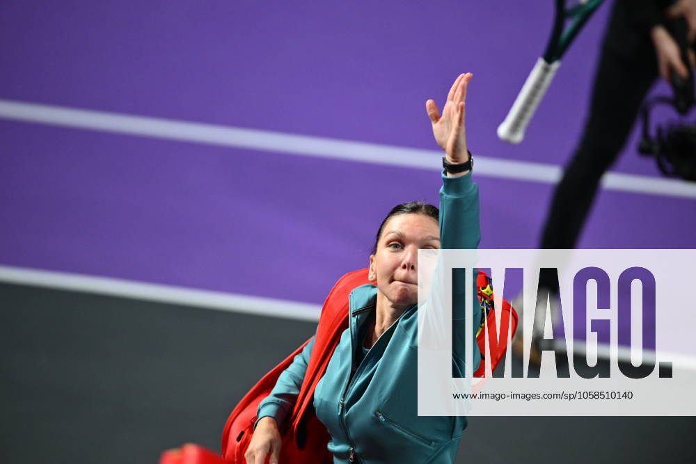CLUJ-NAPOCA - TRANSYLVANIA OPEN - 4 FEB 2025 Simona Halep of Romania in action against Lucia Bronzetti of Italy during the WTA, Tennis Damen Tour Transylvania Open single match, in Cluj Napoca, Monday 04 February 2025. Alex Nicodim Imago Images