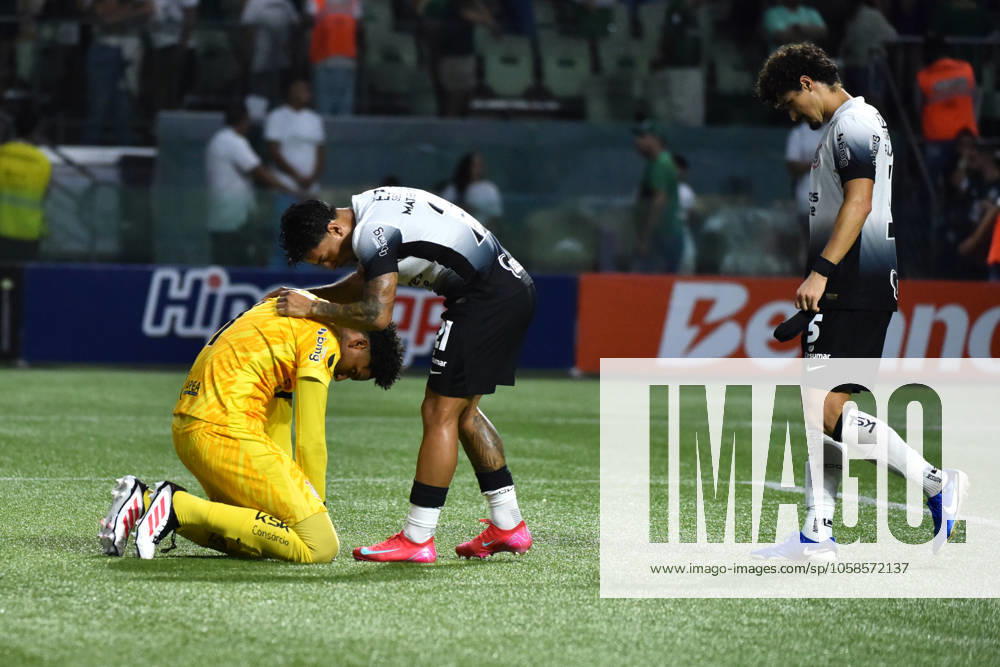 Palmeiras x Corinthians SÃO PAULO, SP - 06.02.2025: PALMEIRAS X CORINTHIANS - Corinthians players celebrate the draw at the end of the match between Palmeiras x Corinthians, valid for the seventh round of the 2025 São Paulo Football Championship, this Thursday, (6) at Allianz Parque, SP. (Photo: Roberto Casimiro Fotoarena) x2685592x RobertoxCasimiro