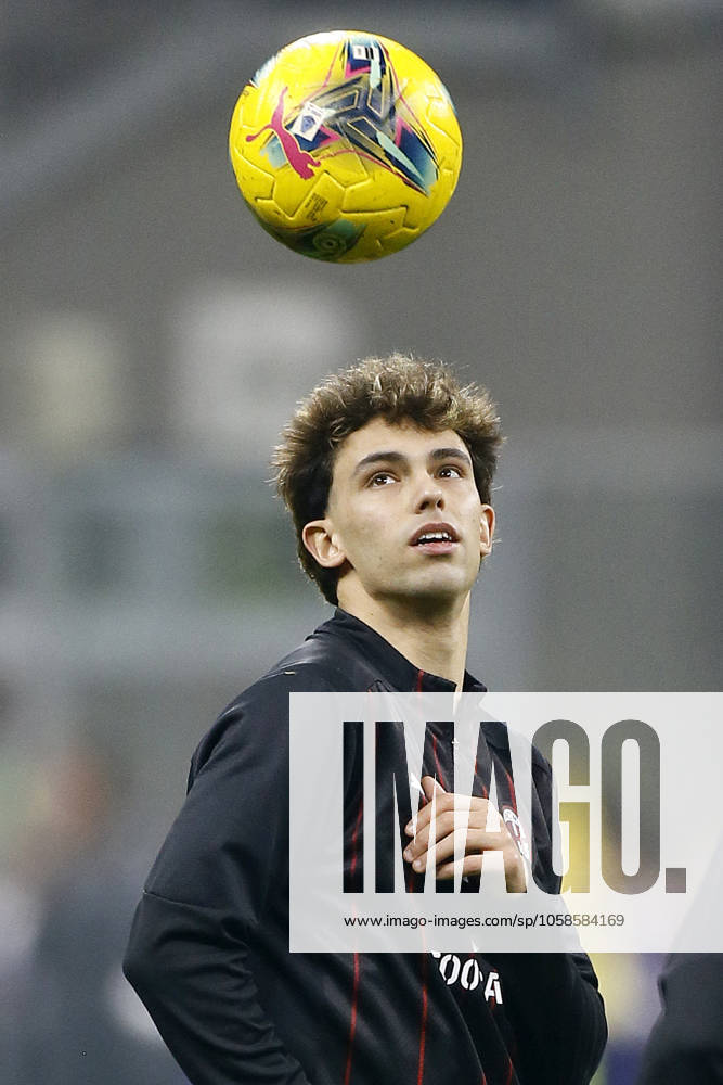 JOAO FELIX SEQUEIRA, Milan, Coppa Italia, Italian Cup, 2024-25, Milan vs Roma 3-1, 05-02-2025, Azione, Action, Riscaldamento, Warm up COPPA ITALIA 2024-25 MILAN-ROMA 3-1